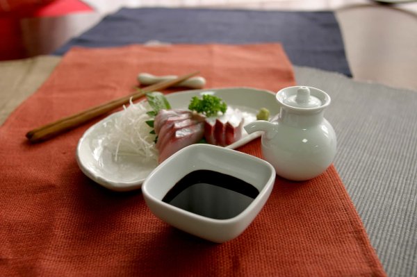 画像2: 日高産根昆布入り甘露醤油 360ml/PET (2)