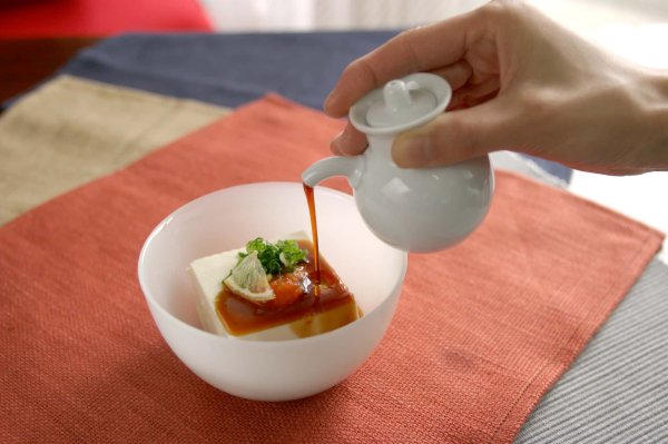 画像2: 豆富にかけるだし醤油 180ml/PET(旧・吉田くん豆富に掛けるだし醤油) (2)